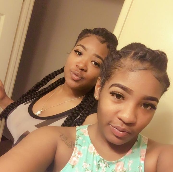 Profile Picture of Marcella Sims (@cellasims) on Poshmark