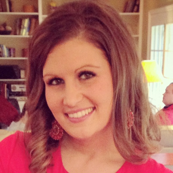 Profile Picture of Brittany Thacker (@thackerb) on Poshmark