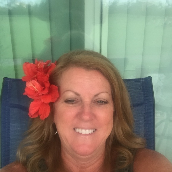 Theresa Digiando - Poshmark Profile Picture of Theresa Digiando (@tldigiando) on Poshmark