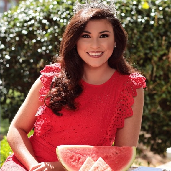 Profile Picture of Taylor Skipper (@taysskip) on Poshmark