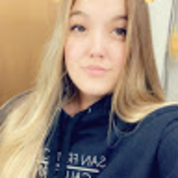 Profile Picture of Rachel Thibideau (@rachelthib13) on Poshmark