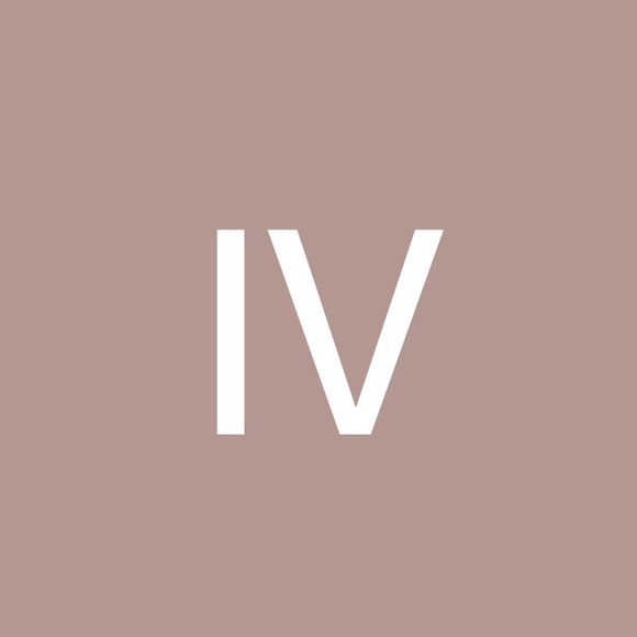 Profile Picture of Irina Vasileva (@vassa14) on Poshmark