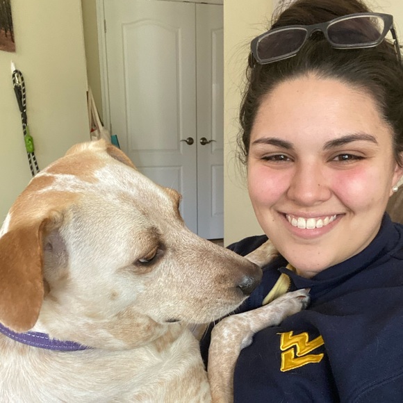 Profile Picture of Sara Schreder (@dogmom12317) on Poshmark