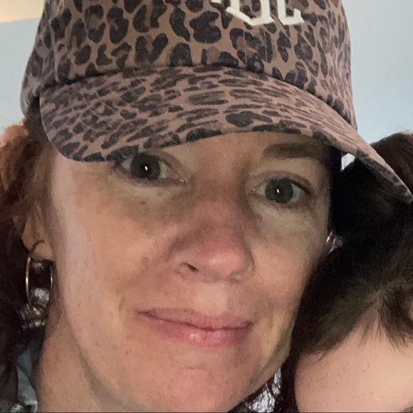 Profile Picture of Amanda Brayman (@amandabrayman19) on Poshmark