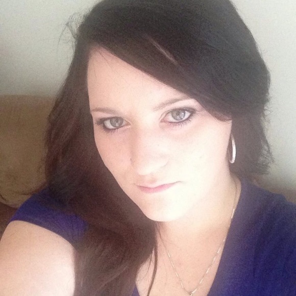 Profile Picture of Brittany Cecak (@brittcecak) on Poshmark