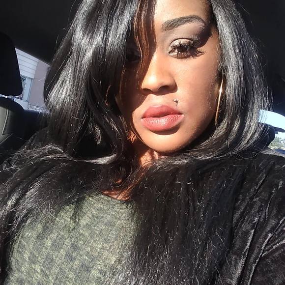 Profile Picture of Renee Burks (@reneeburks) on Poshmark