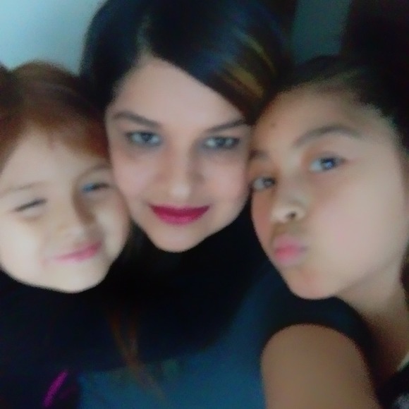Profile Picture of Esthela Avina grajeda (@esgravi) on Poshmark