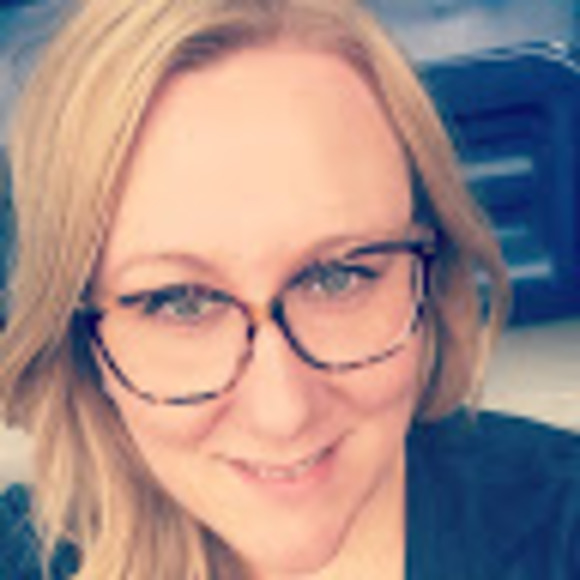 Profile Picture of Melinda Okonsky (@melinda_okonsky) on Poshmark