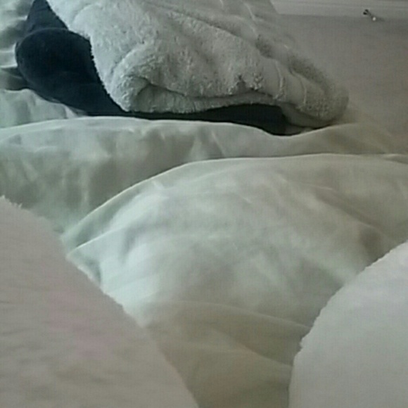 Profile Picture of Htee Moo (@vipa369) on Poshmark