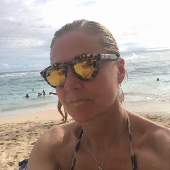 Profile Picture of Mary Douros (@mdouros) on Poshmark