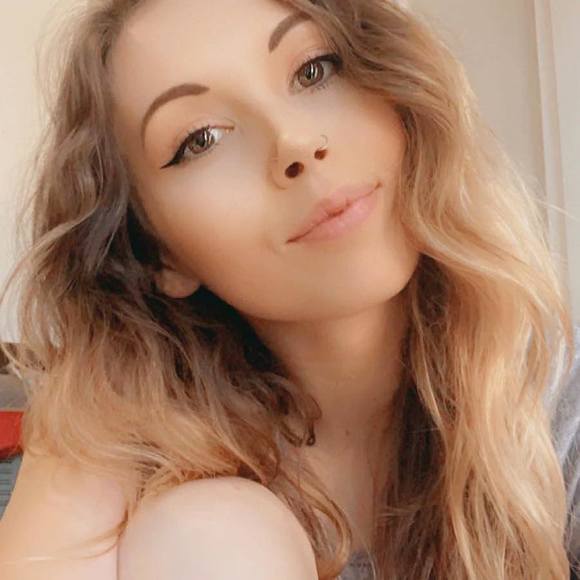 Profile Picture of Kaitlin St clair (@kait_stc) on Poshmark
