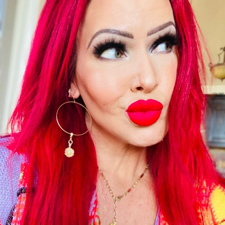 Profile Picture of   Happy Mother's Day! ❤️... (@themandyshaw) on Tiktok