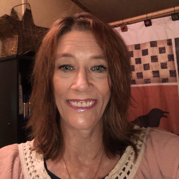 Profile Picture of Christine Aggott (@aggott64) on Poshmark