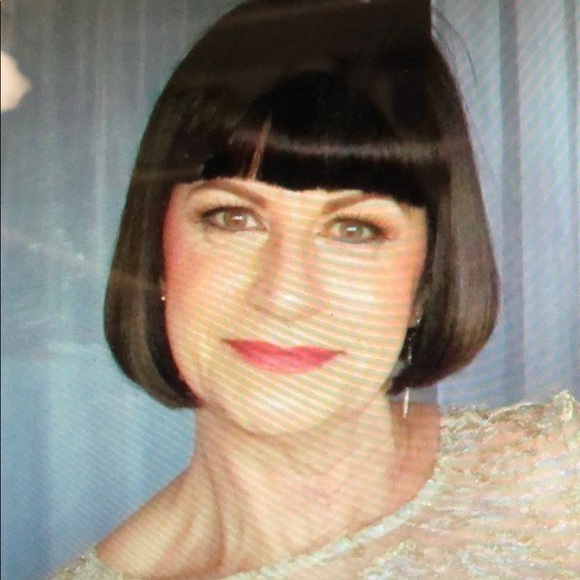 Profile Picture of Cathy Chevlin (@cathy_chevlin) on Poshmark