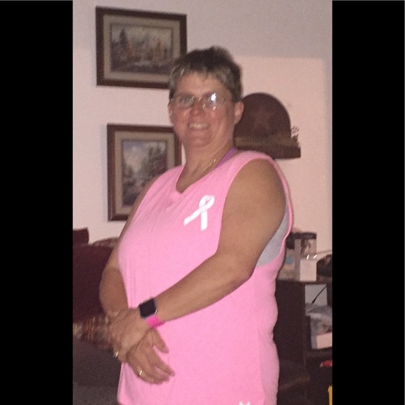 Profile Picture of Temple Vonderkall (@tempvas) on Poshmark