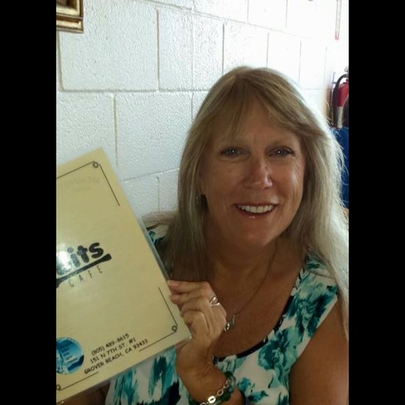 Profile Picture of Vicki Shumway (@oldblueyz60) on Poshmark