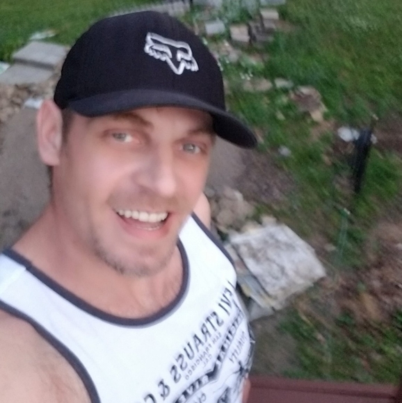 Profile Picture of Matthew Haefner (@934motomatt) on Poshmark