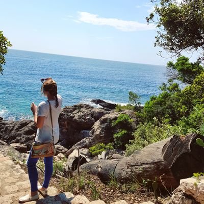 Profile Picture of Lara Jones (@laracajones) on Twitter
