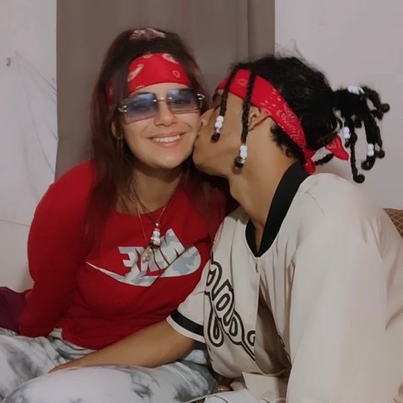 Profile Picture of Isabella Hermida (@i_hermida) on Poshmark