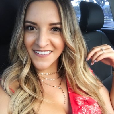 Profile Picture of Vanessa Coronado (@nessvall) on Twitter