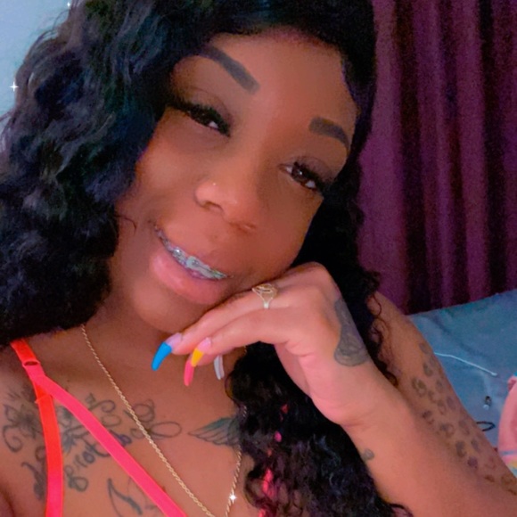 Profile Picture of Harmony Williams (@harmoneezy1) on Poshmark