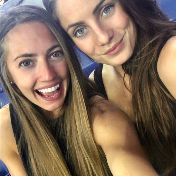 Profile Picture of Carla Blakeslee (@carlablakeslee) on Poshmark