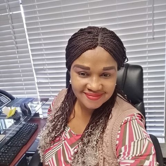 Profile Picture of Ejima Wyss (@juliokere) on Poshmark