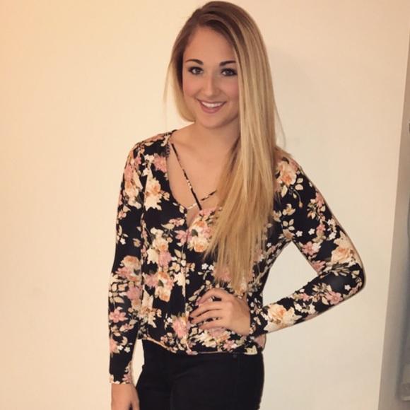 Profile Picture of Dani Fleming (@yodanilynn12) on Poshmark