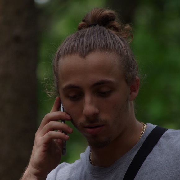 Profile Picture of Brett Andrews (@br3tt) on Poshmark