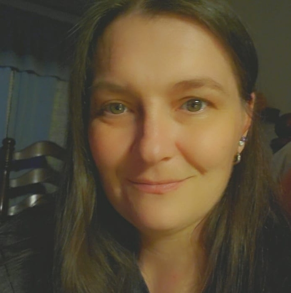 Profile Picture of Leah Bossick (@leahbossick) on Poshmark