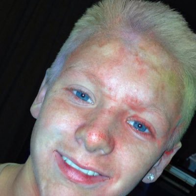 Profile Picture of Dylan Shinn Selfies (@SelfiesDylan) on Twitter