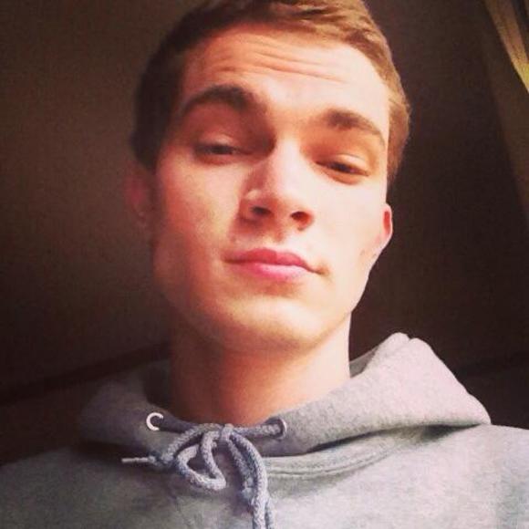 Profile Picture of Ian Dolejs (@dolejs) on Poshmark
