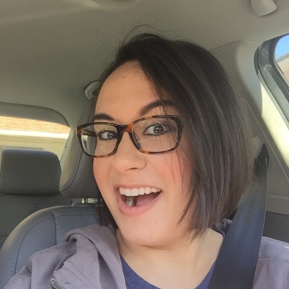 Profile Picture of Erica Rutledge (@erica_r0415) on Poshmark