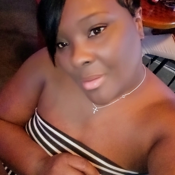Profile Picture of Kimberly Satcher (@whatislove4514) on Poshmark