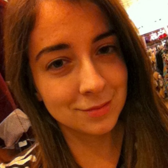 Profile Picture of Rebekah Duperry (@rjduperry) on Poshmark