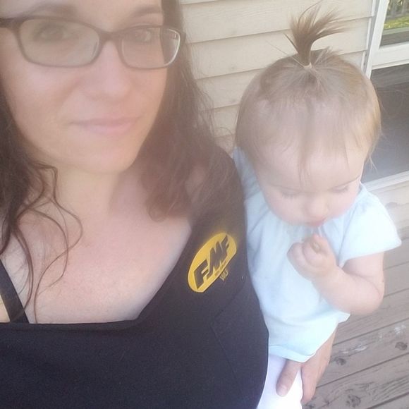 Profile Picture of Brittany Hinkemeyer (@bhinkemeyer) on Poshmark