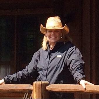 Profile Picture of Lisa Heitz (@FlyWeeseFly) on Twitter