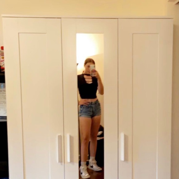 Zoe Kinsella - Poshmark Profile Picture of Zoe Kinsella (@zkinsella2025) on Poshmark