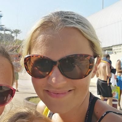 Profile Picture of Helen Bower (@HelenBower24) on Twitter