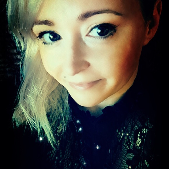 Profile Picture of Ruby Strawbridge (@rubystrawberry) on Poshmark