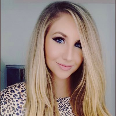 Profile Picture of Amber Lee 🥰 (@CdAmberLee) on Twitter