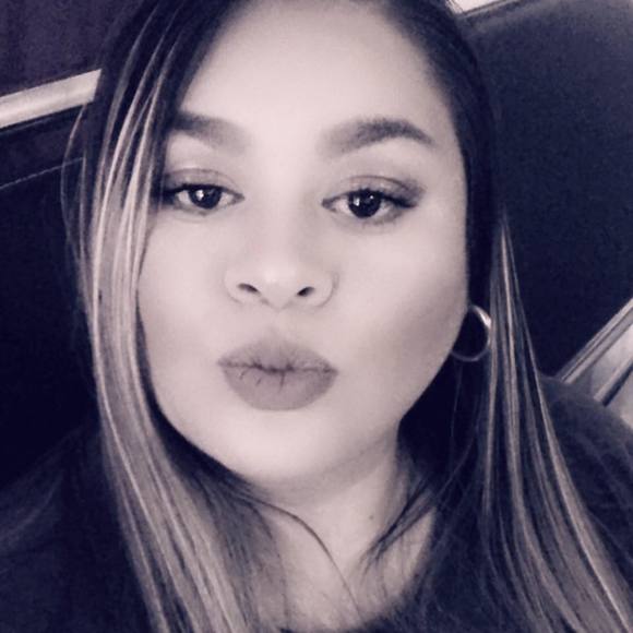 Profile Picture of Oded Lara (@nataliaoded) on Poshmark