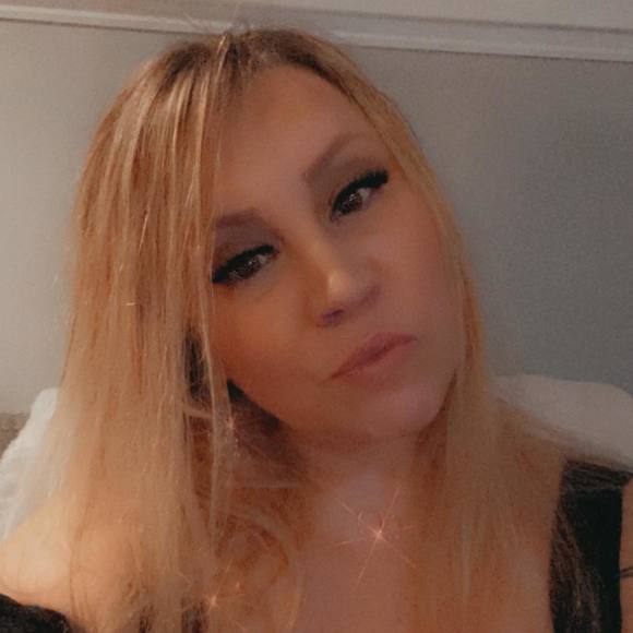 Profile Picture of Amy Stroka (@alstroka72) on Poshmark