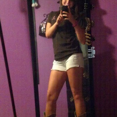 Profile Picture of Alisha Ann Hogan (@alishahogan151) on Twitter