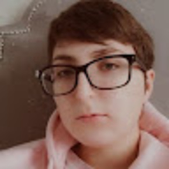 Profile Picture of Kiersten Harvey (@kierstenharvey) on Poshmark