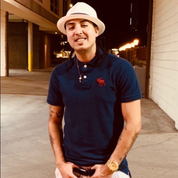 Profile Picture of Thomas Liles (@t_liles38) on Poshmark