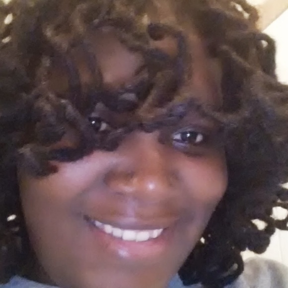 Profile Picture of Crystal Fabian (@fabian_c_4) on Poshmark