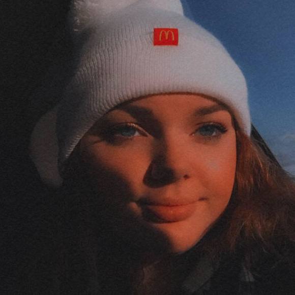 Profile Picture of Jordan Walter (@jordanwalter81) on Poshmark