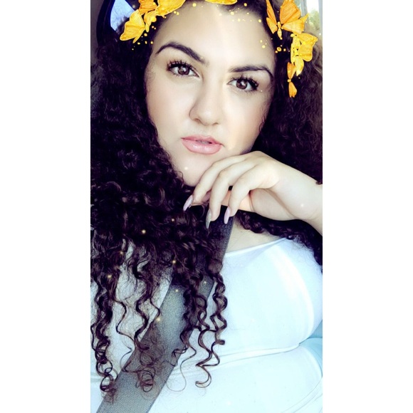 Profile Picture of Jacklyn Tomelloso (@jaacklynxox) on Poshmark