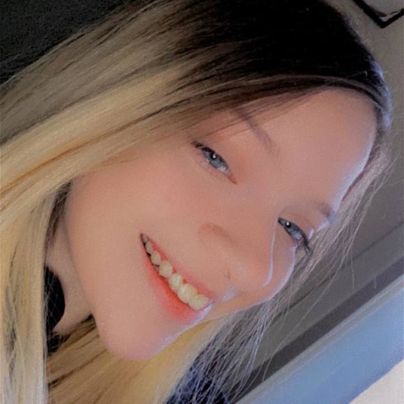 Profile Picture of Kacie Roberts (@kacie_roberts) on Poshmark